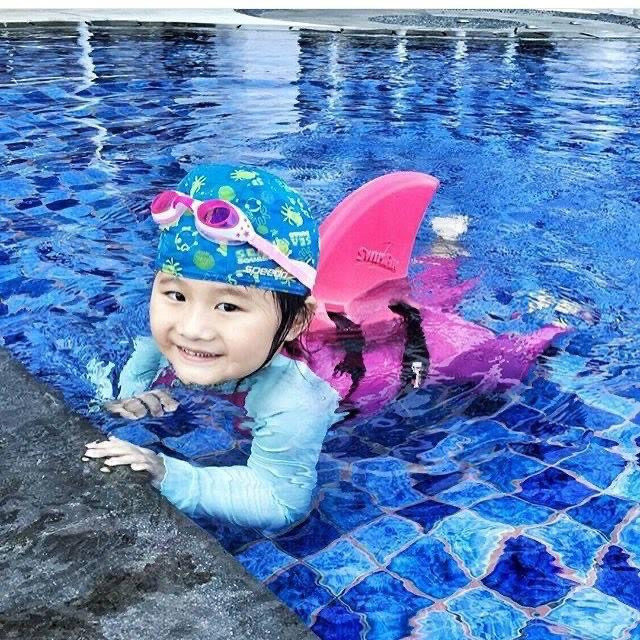 SwimFin Shark Fin Swimming Float Aid Children Kids Swim Choose Pink & Grey 